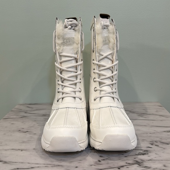 NEW! UGG Adirondack III Patent Leather Boot in White - Picture 5 of 12